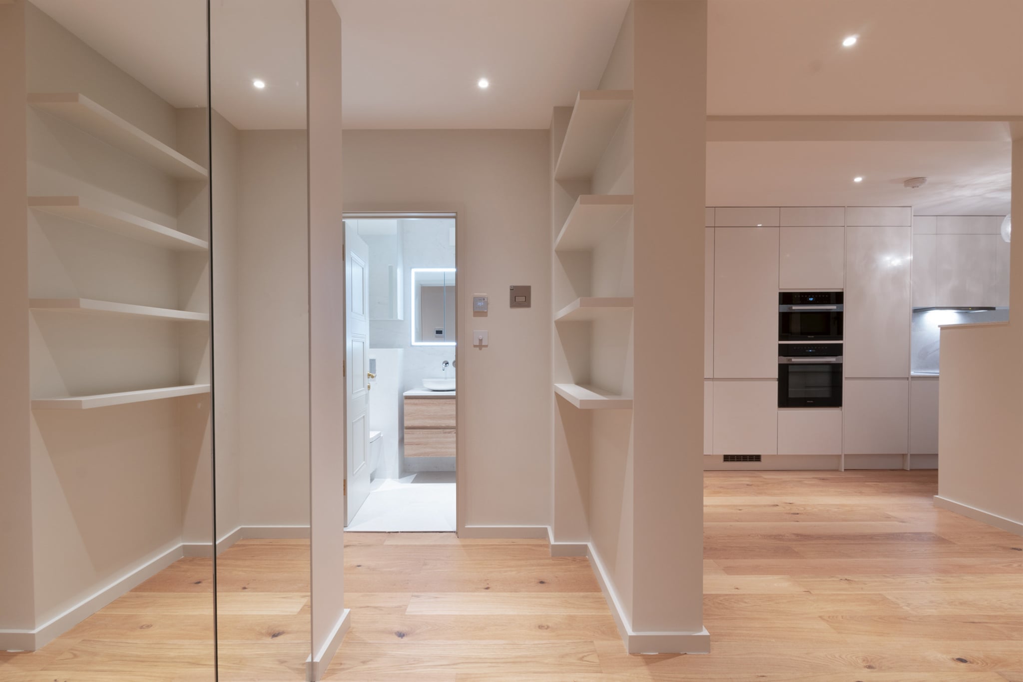 Lancaster Gate - Photo 3